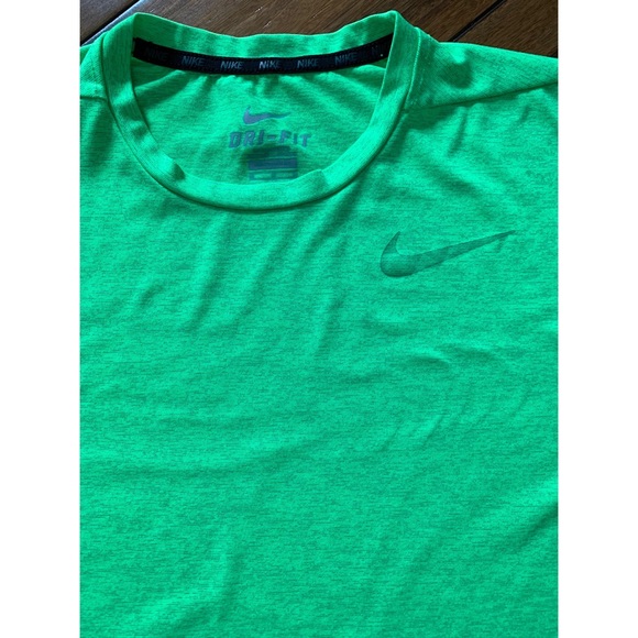 Nike Men’s Dri-Fit Green T Shirt Medium - Picture 2 of 3